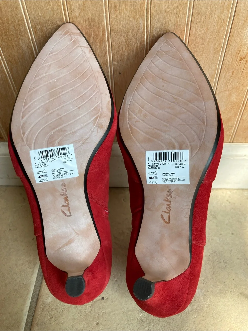 NWOT Clark’s red suede ankle boots - Size 7